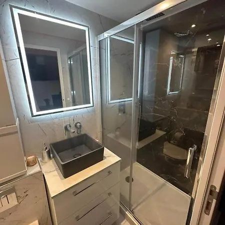 Crazy * بانيوليه